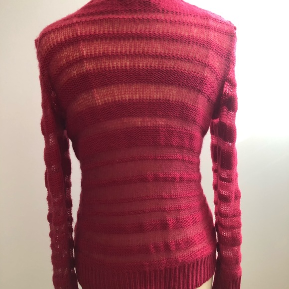 Beautiful Fuchsia Knit Pullover - Picture 3 of 9